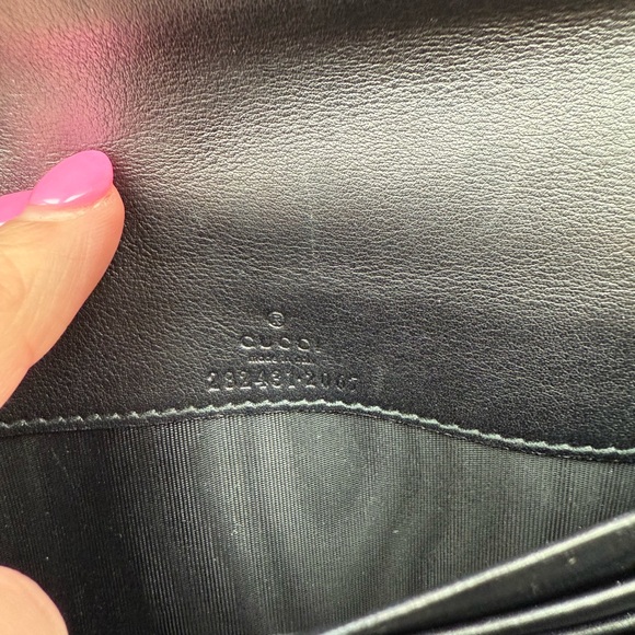 Gucci Black Embossed Leather Wallet with Gold Logo - Picture 5 of 10